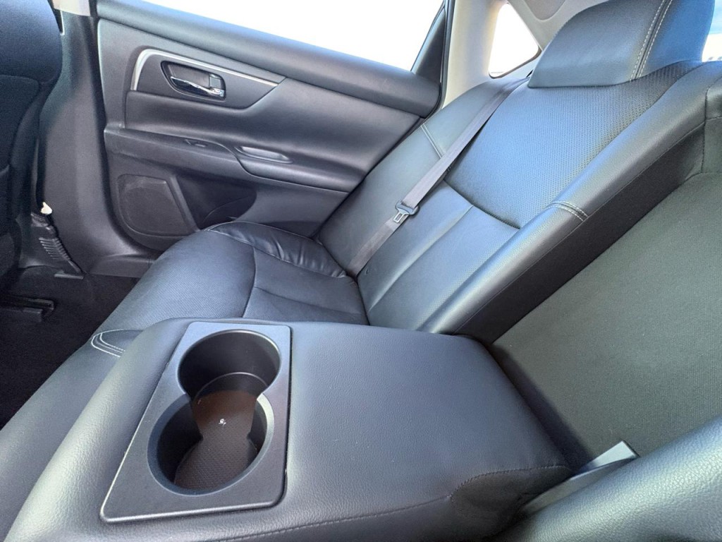 2017 Nissan Altima Image 26