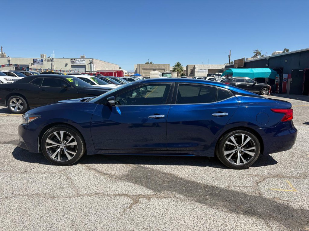 2016 Nissan Maxima Image 2