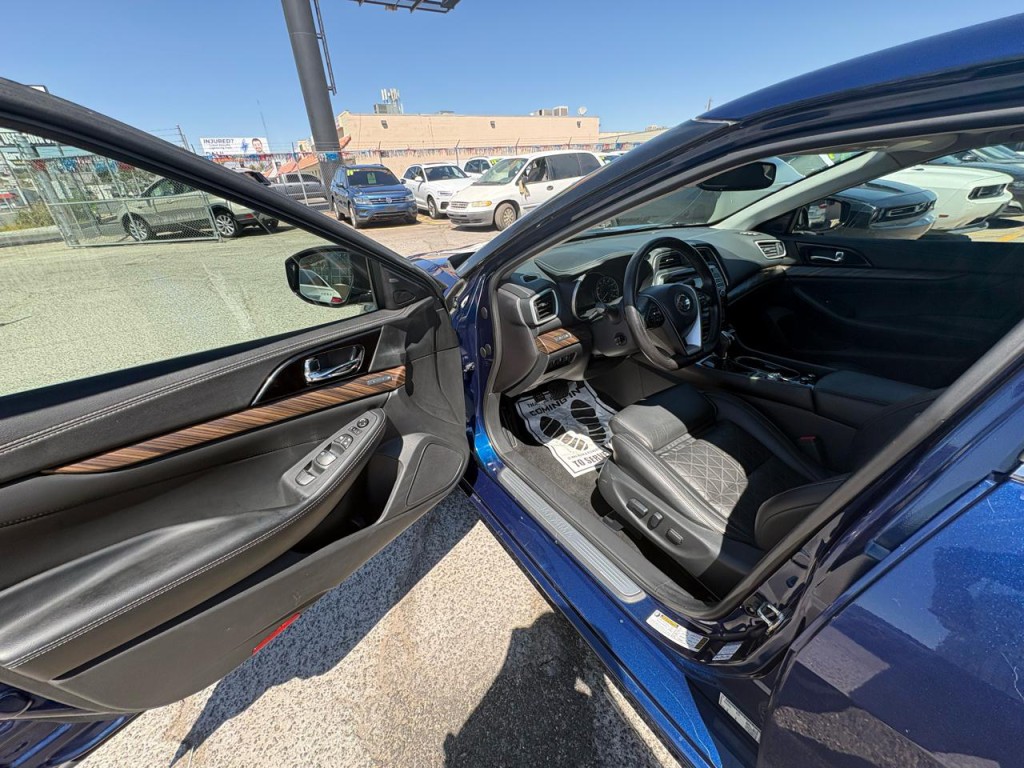 2016 Nissan Maxima Image 9