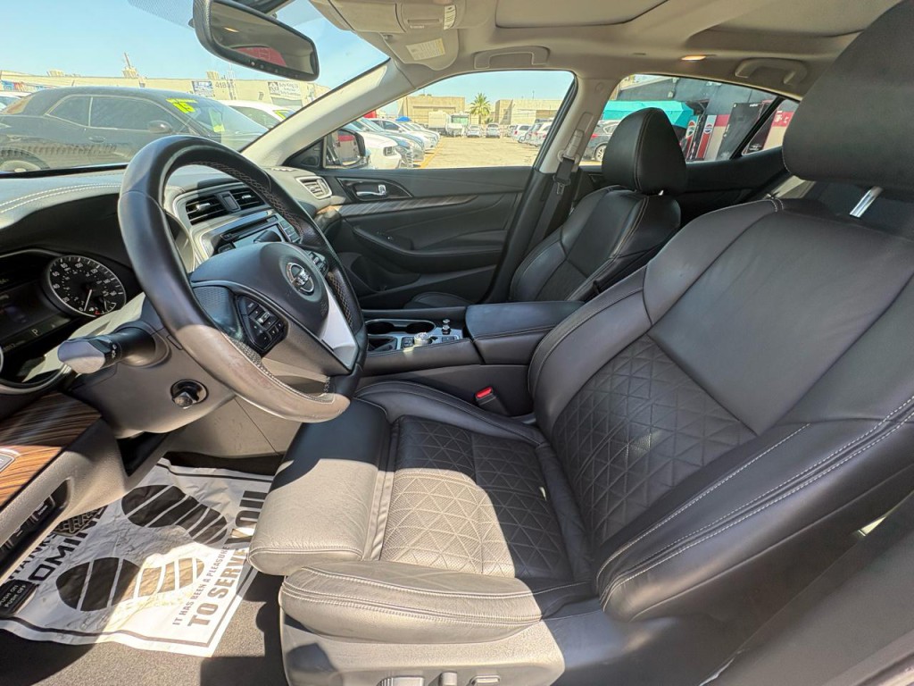 2016 Nissan Maxima Image 12