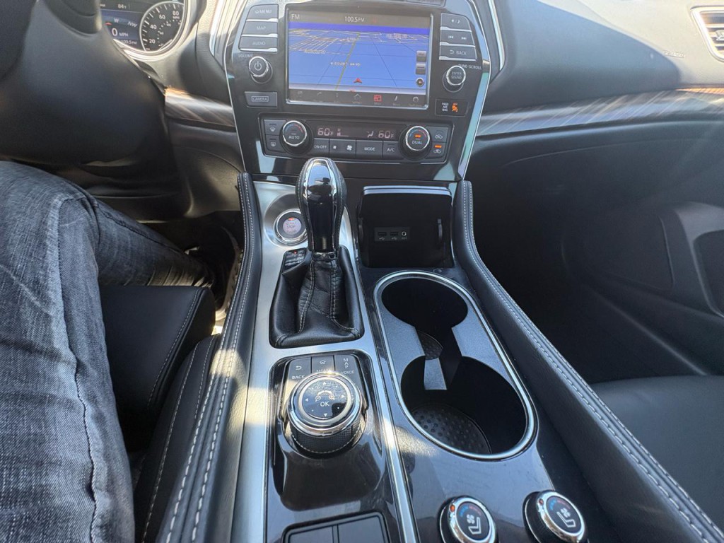 2016 Nissan Maxima Image 18