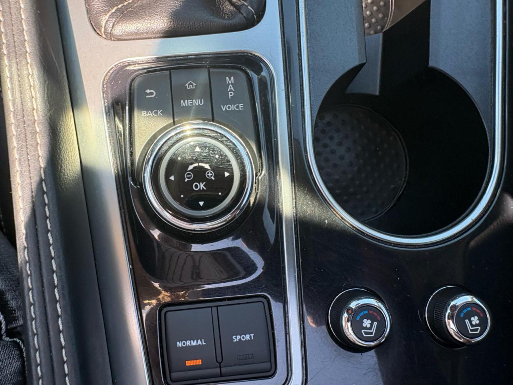 2016 Nissan Maxima Image 22