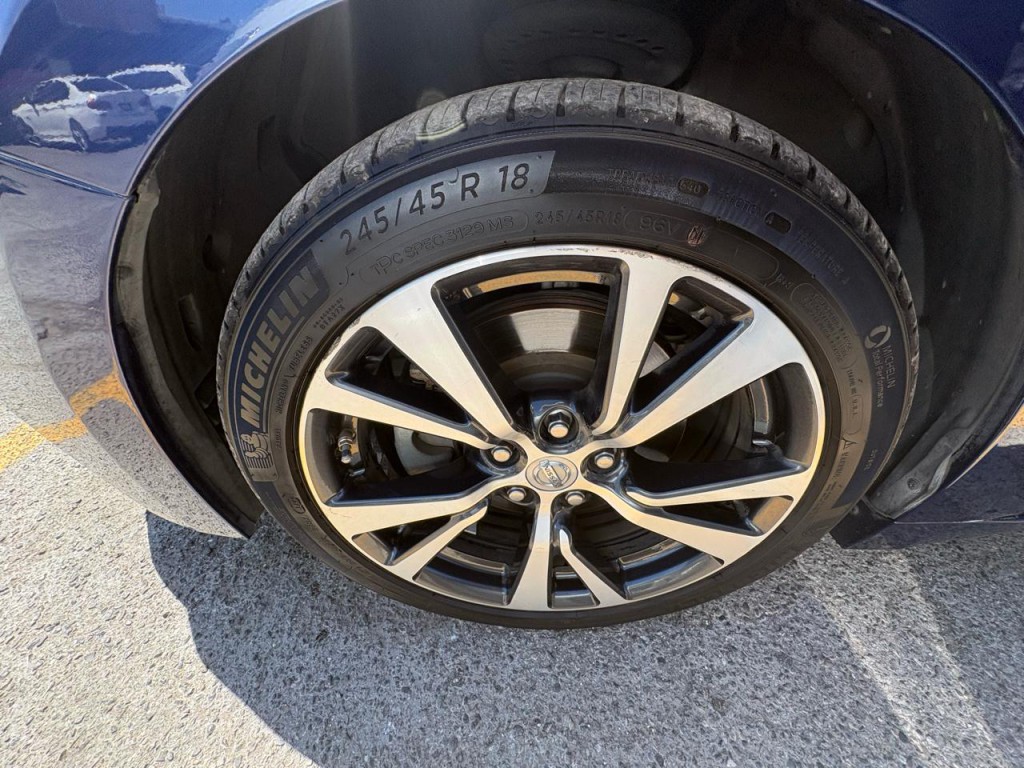 2016 Nissan Maxima Image 34