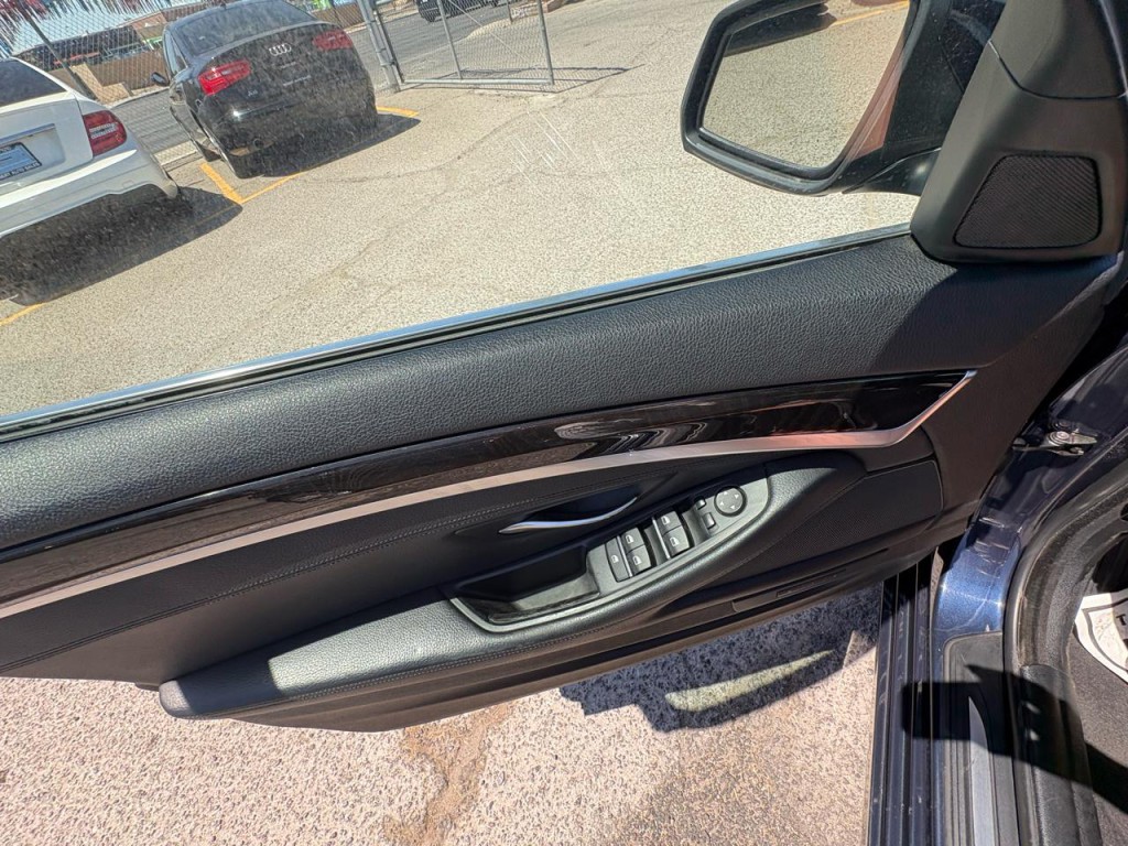 2014 BMW 5 Series Image 21