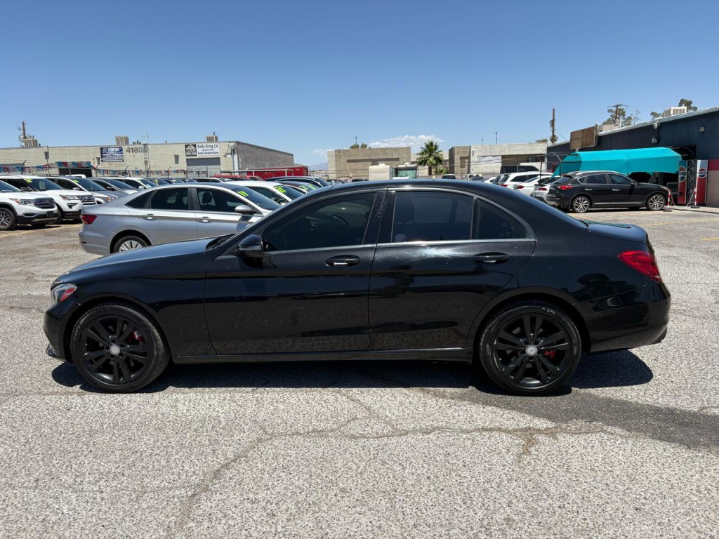 2017 Mercedes-Benz C-Class Image 3
