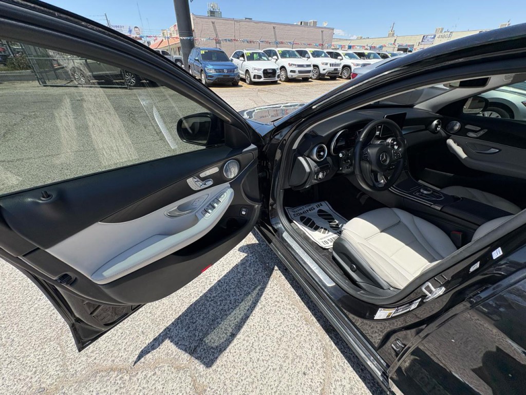 2017 Mercedes-Benz C-Class Image 10