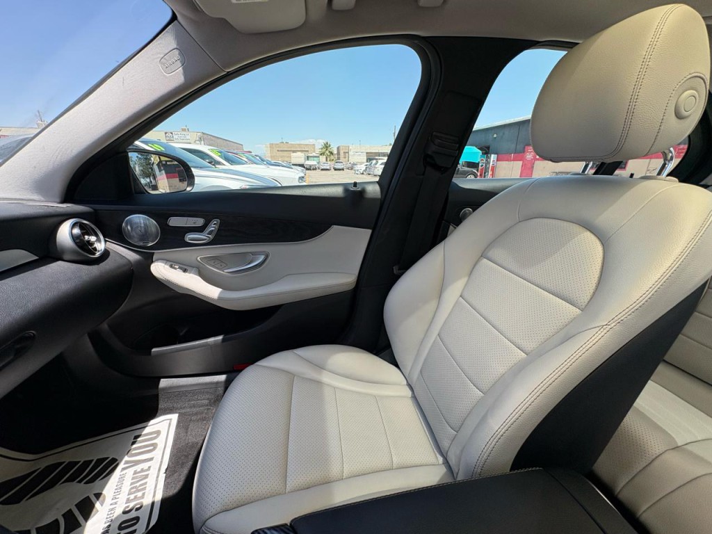 2017 Mercedes-Benz C-Class Image 15