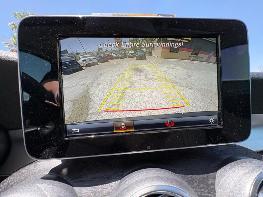 2017 Mercedes-Benz C-Class Image 17