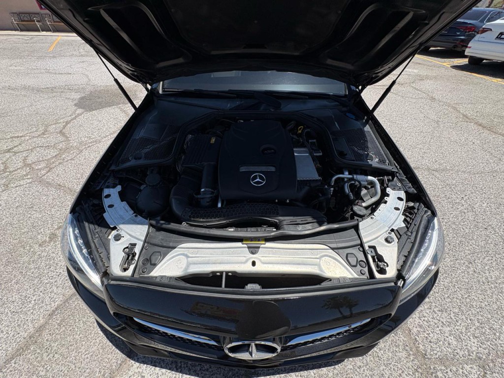2017 Mercedes-Benz C-Class Image 26