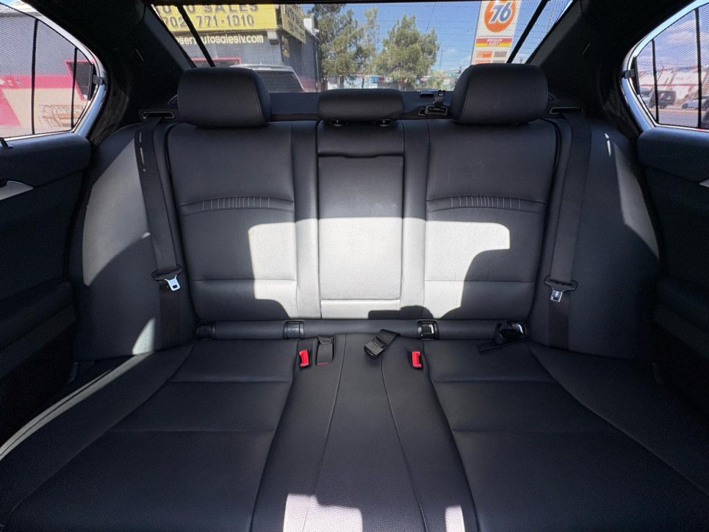 2014 BMW 5 Series Image 24