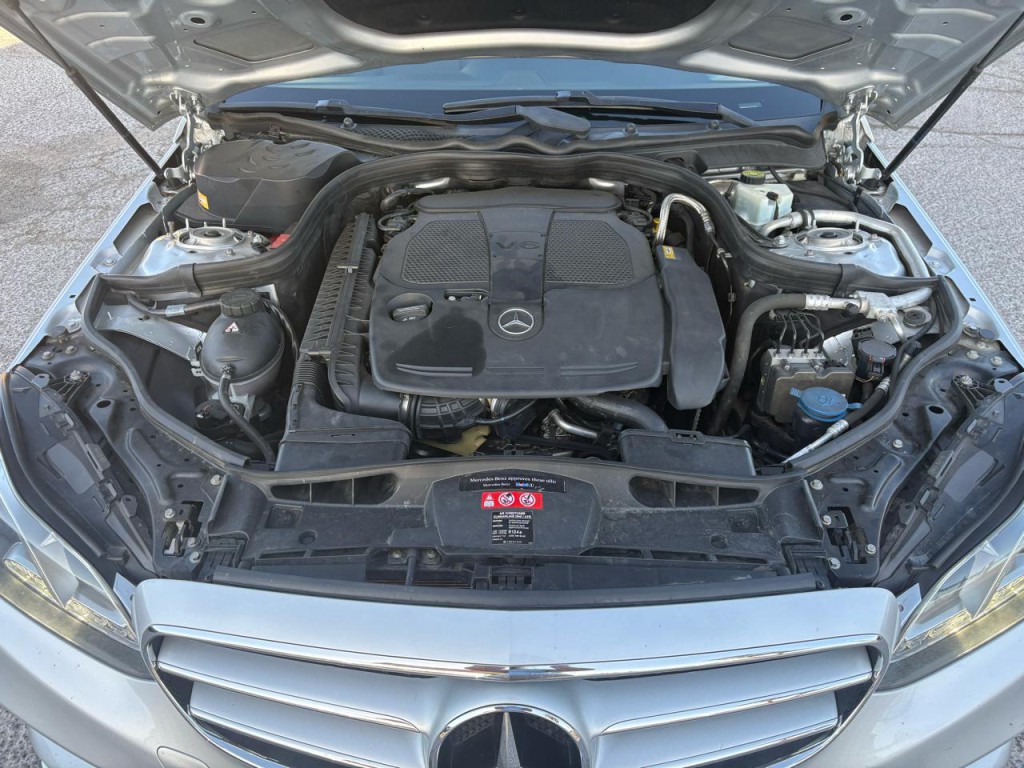 2016 Mercedes-Benz E-Class Image 26