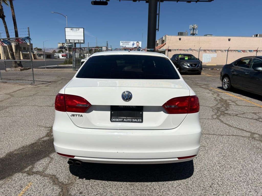 2011 Volkswagen Jetta Image 5