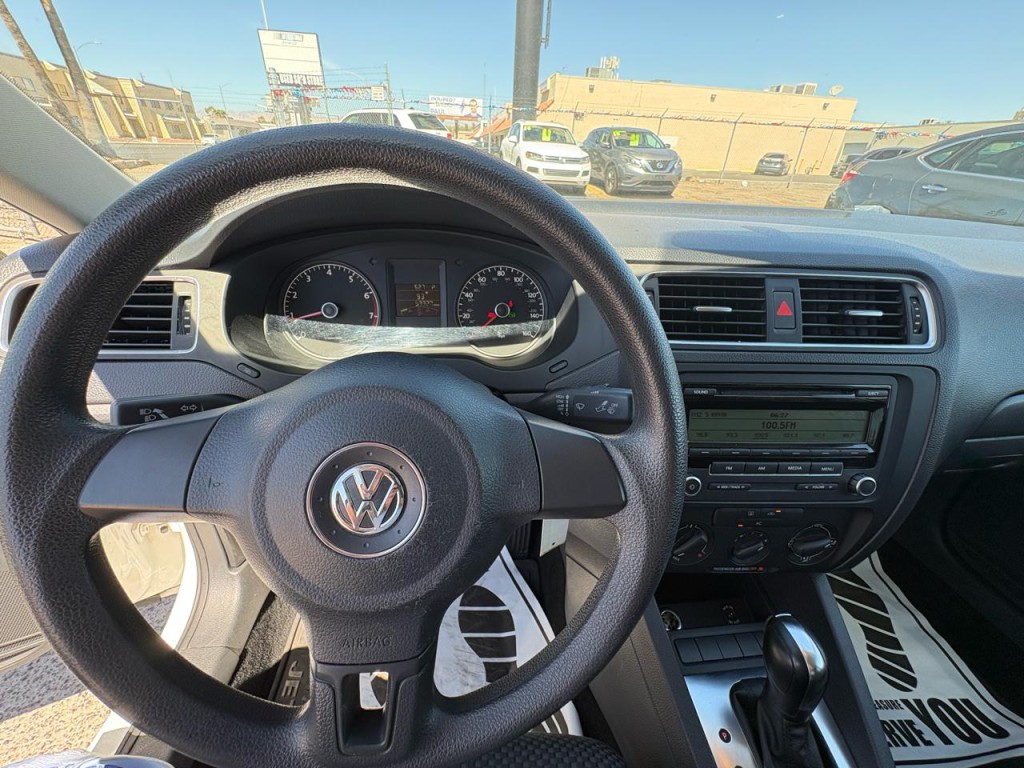 2011 Volkswagen Jetta Image 13