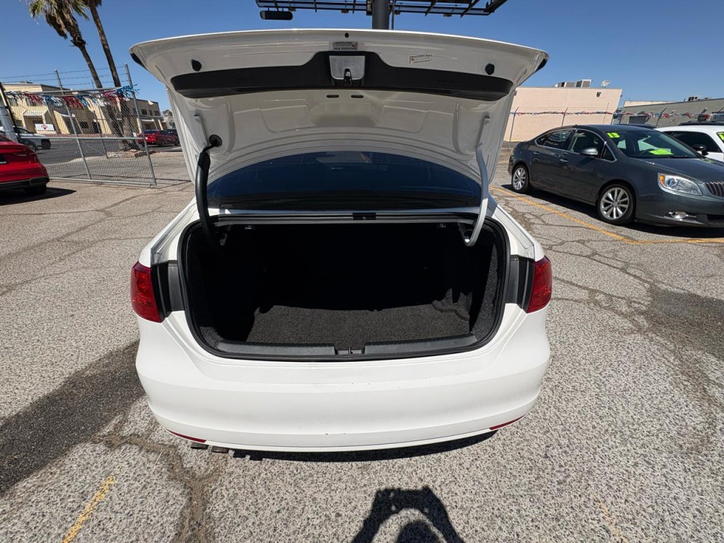 2011 Volkswagen Jetta Image 21