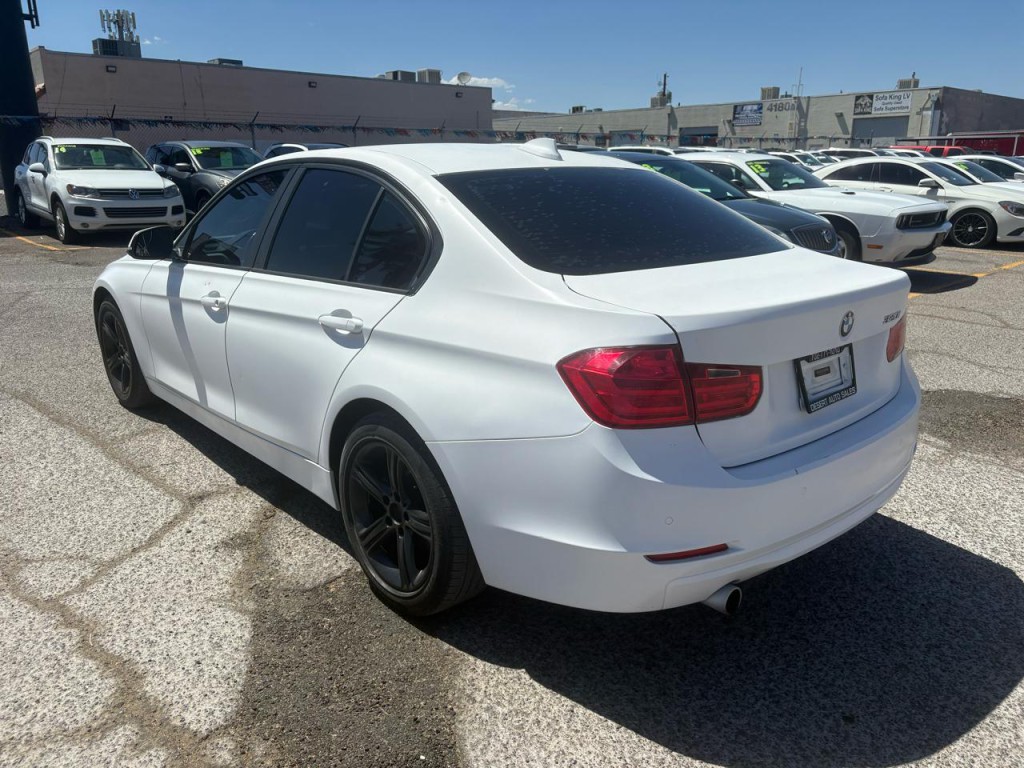 2014 BMW 3 Series Image 4