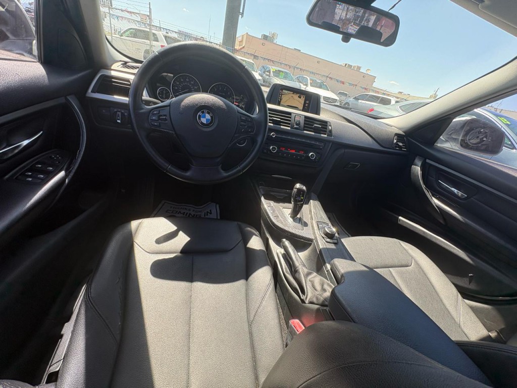 2014 BMW 3 Series Image 22