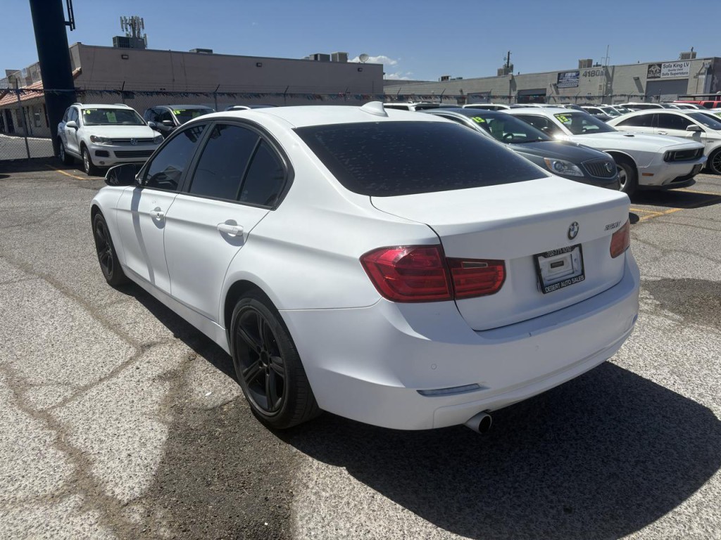 2014 BMW 3 Series Image 4
