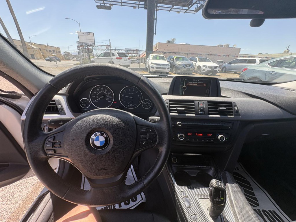 2014 BMW 3 Series Image 13