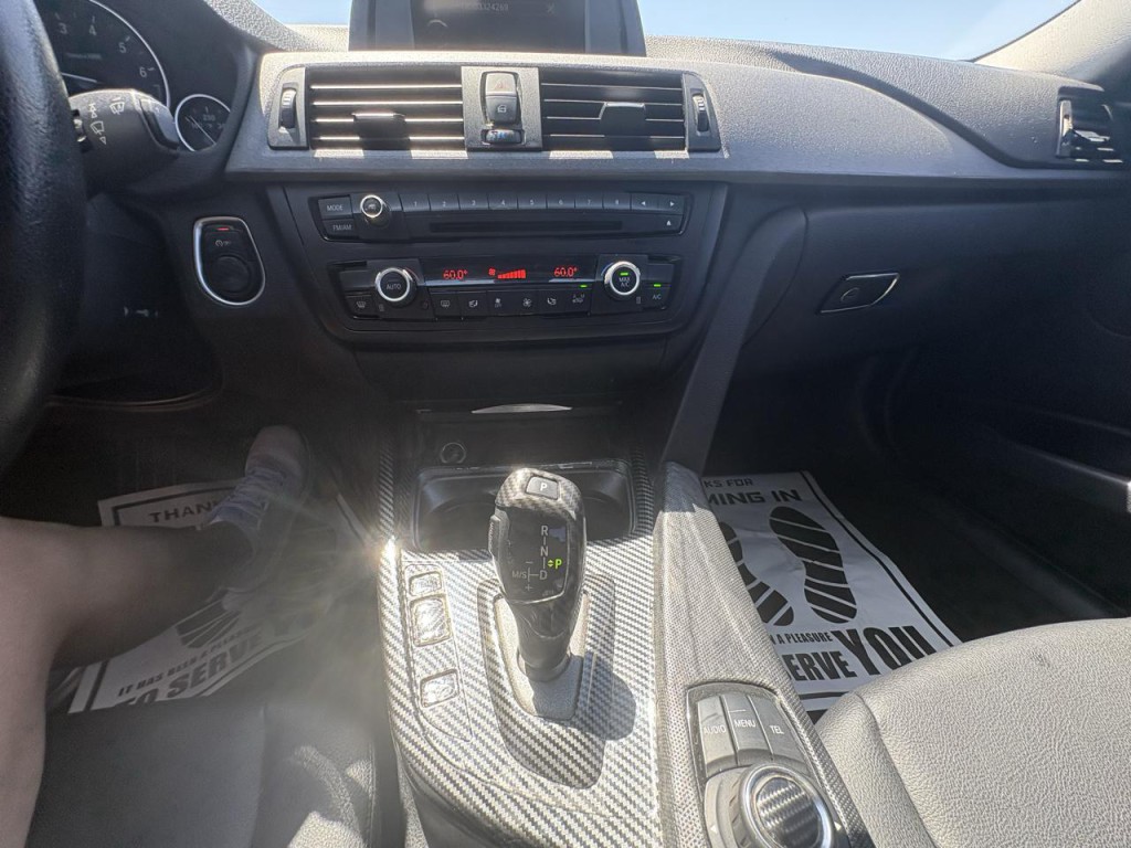 2014 BMW 3 Series Image 18