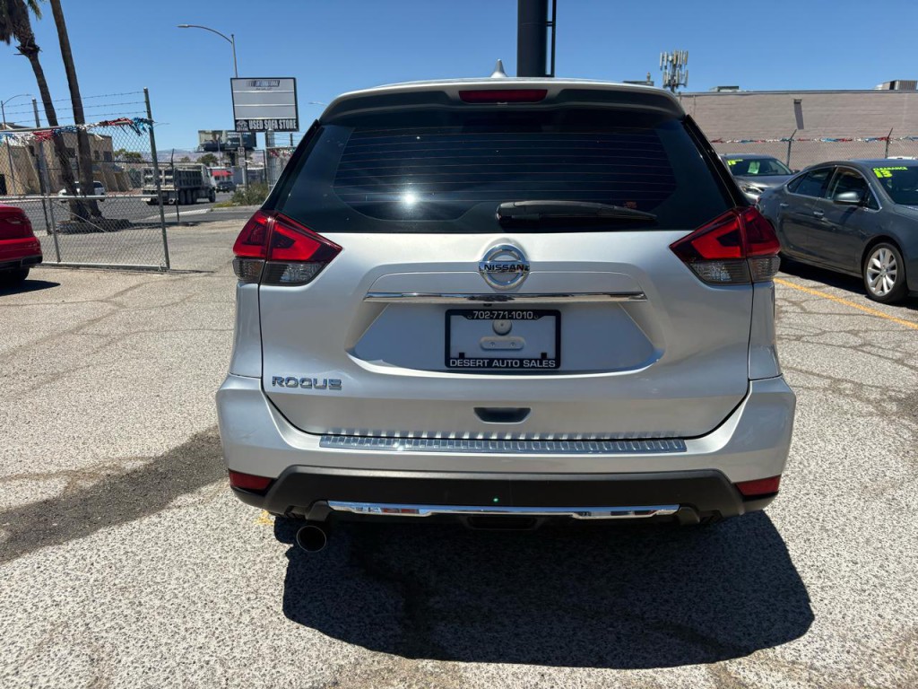2018 Nissan Rogue Image 4