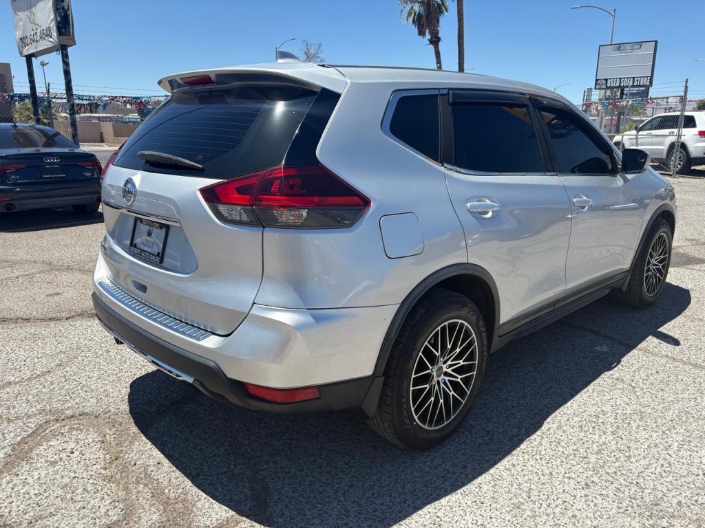 2018 Nissan Rogue Image 5