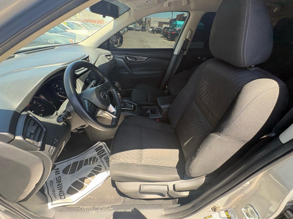 2018 Nissan Rogue Image 11