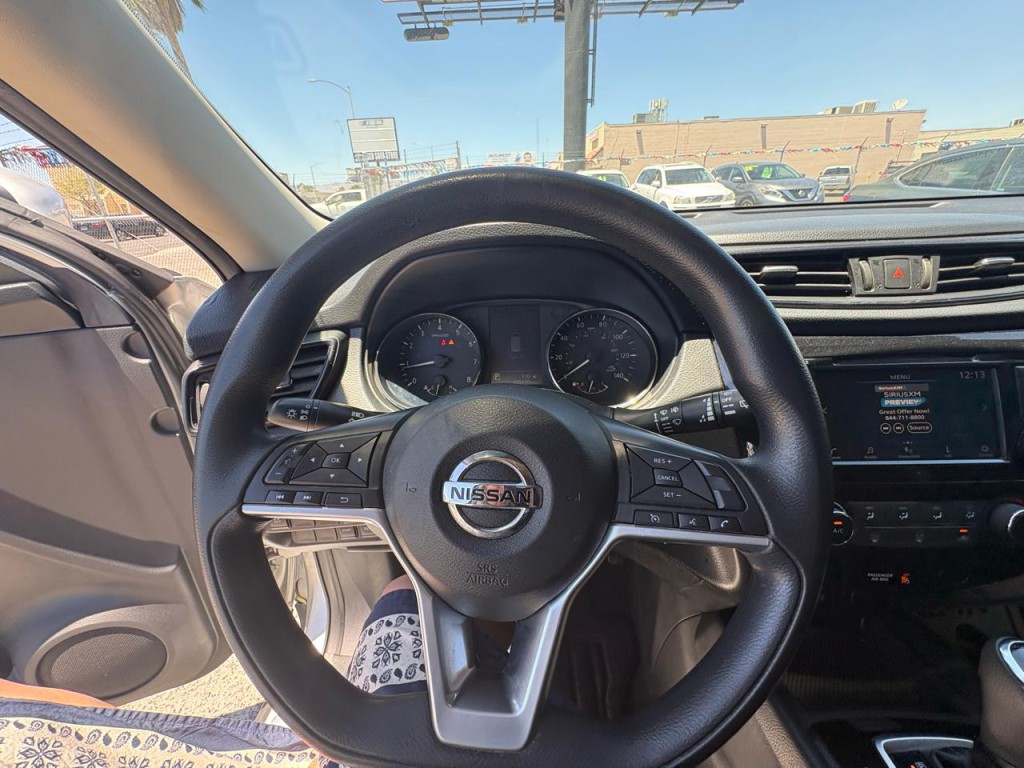 2018 Nissan Rogue Image 12
