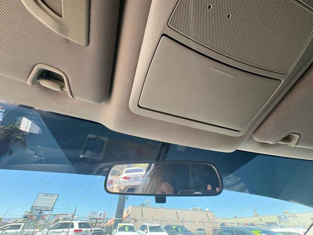 2018 Nissan Rogue Image 17