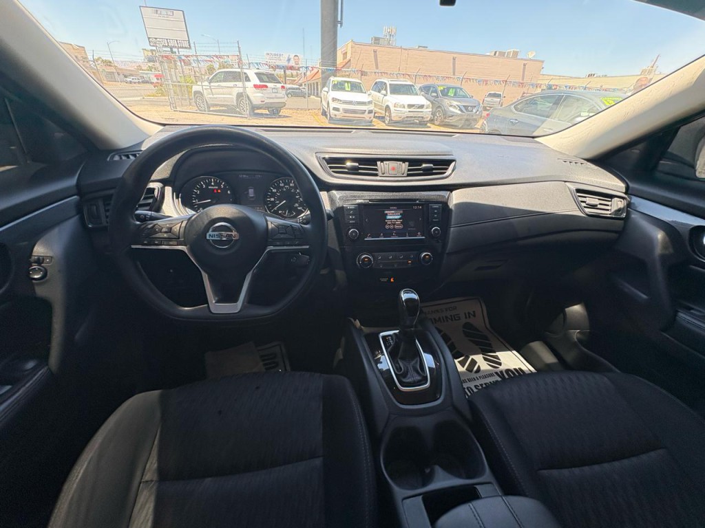 2018 Nissan Rogue Image 21