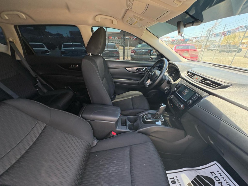 2018 Nissan Rogue Image 25