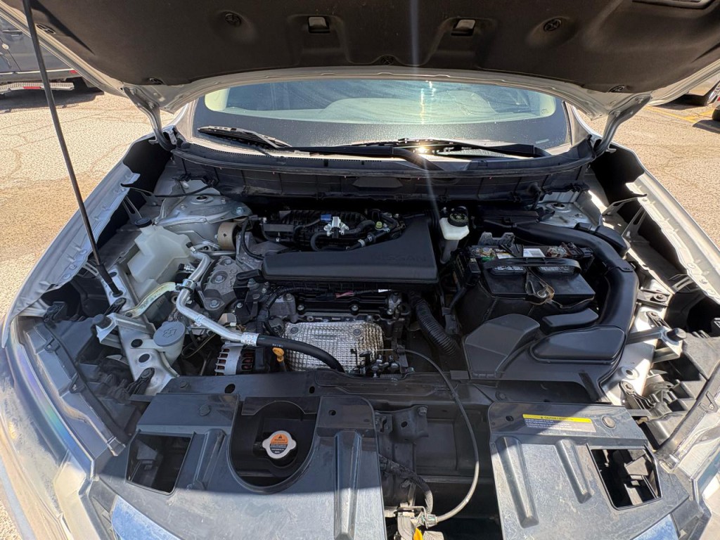 2018 Nissan Rogue Image 30