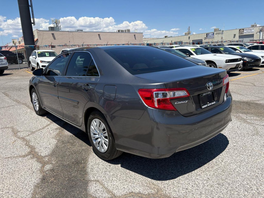 2013 Toyota Camry Image 3