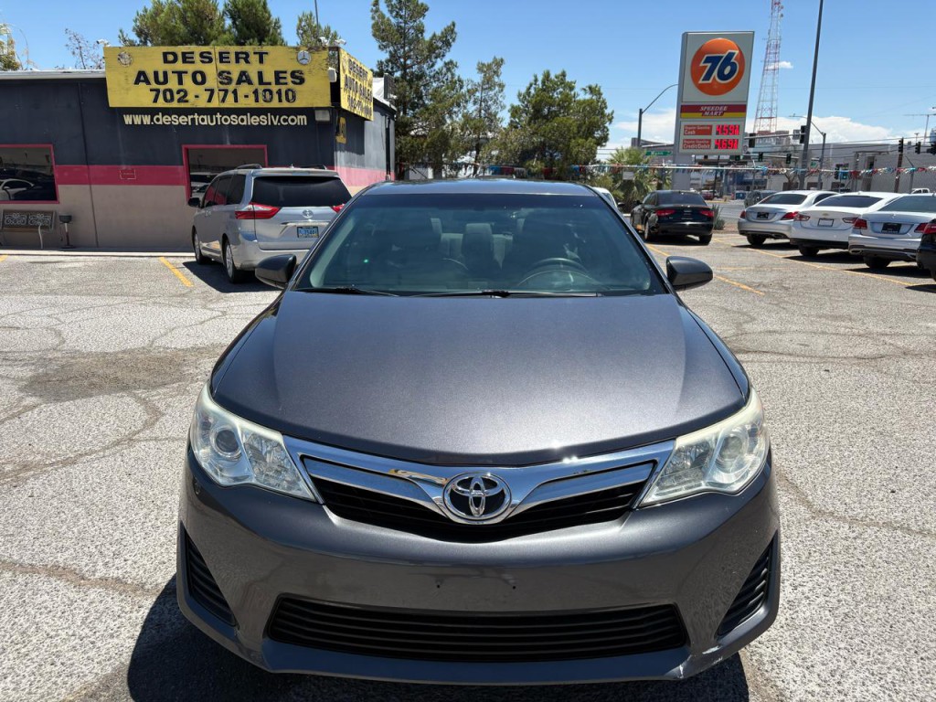 2013 Toyota Camry Image 8