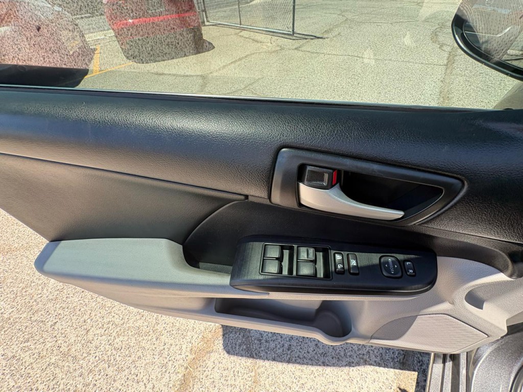 2013 Toyota Camry Image 11