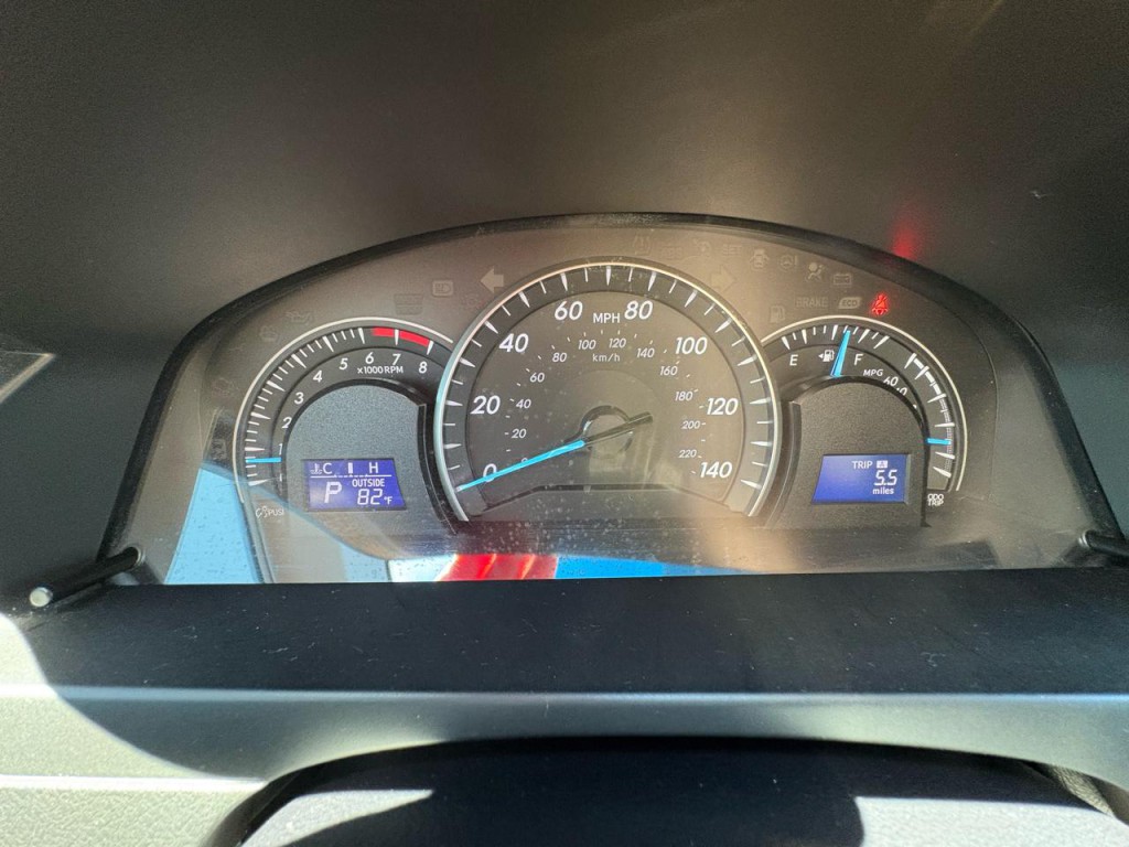 2013 Toyota Camry Image 13