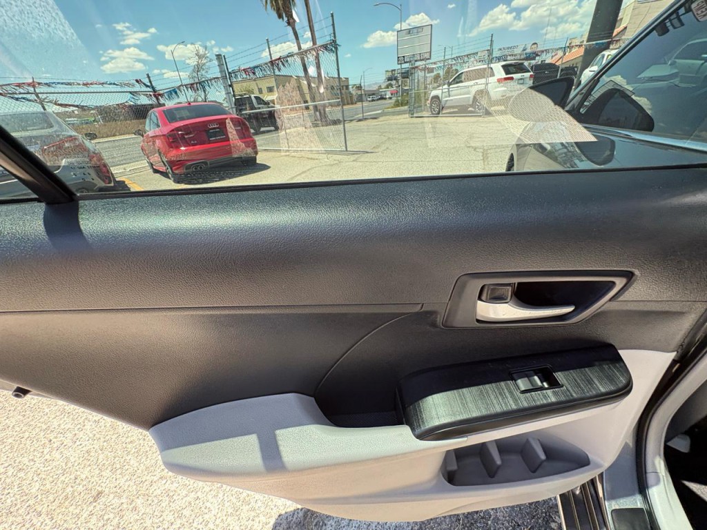 2013 Toyota Camry Image 23