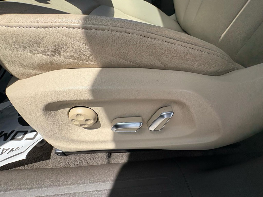 2013 Audi Q5 Image 12