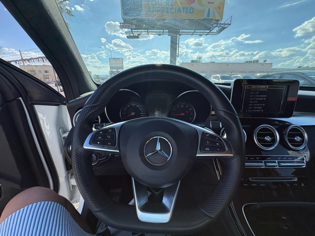 2018 Mercedes-Benz GLC-Class Image 12