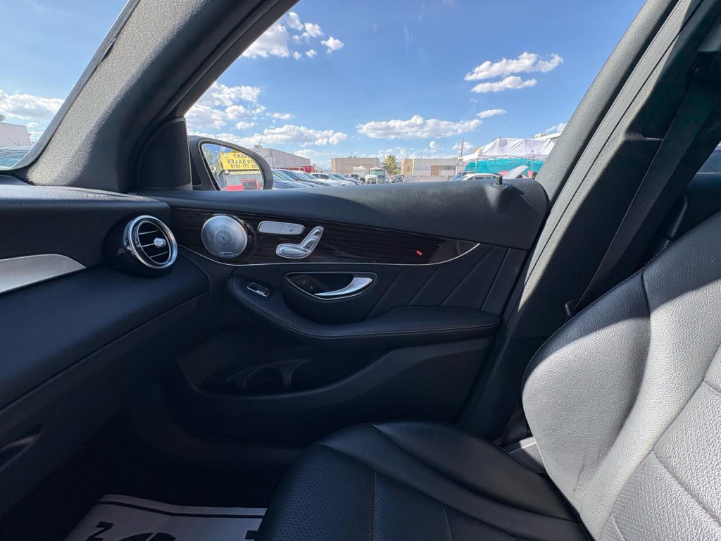 2018 Mercedes-Benz GLC-Class Image 23