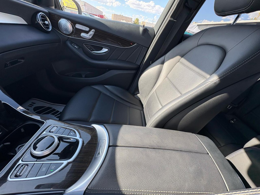 2018 Mercedes-Benz GLC-Class Image 24