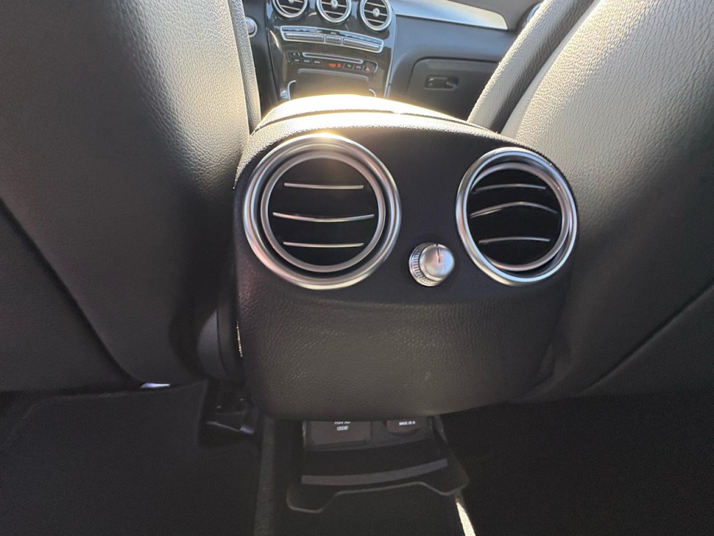 2018 Mercedes-Benz GLC-Class Image 30