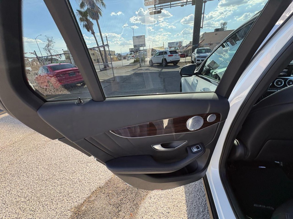 2018 Mercedes-Benz GLC-Class Image 34