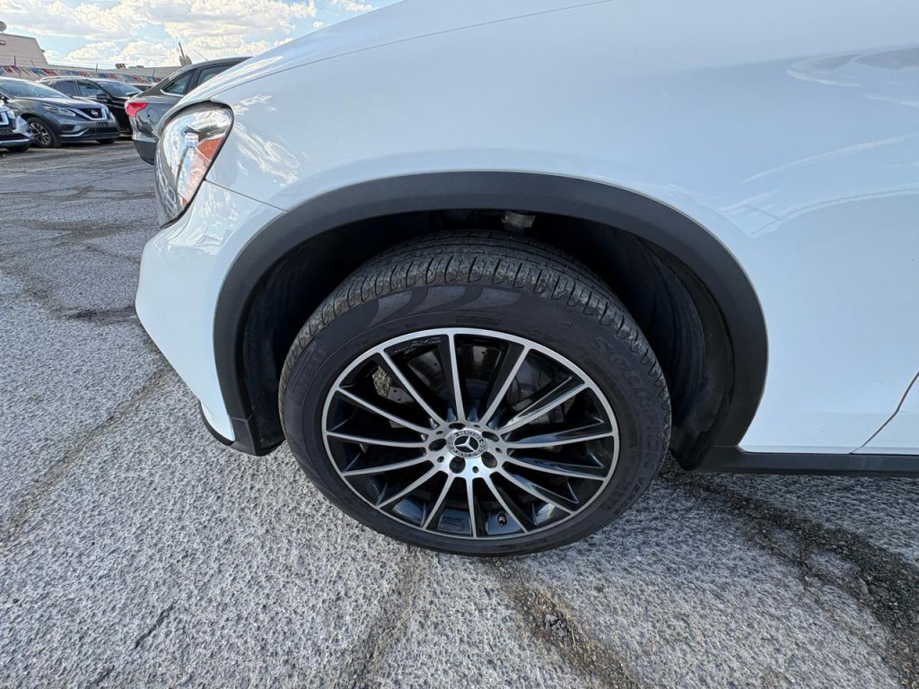 2018 Mercedes-Benz GLC-Class Image 39