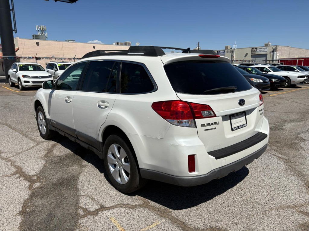 2011 Subaru Outback Image 3