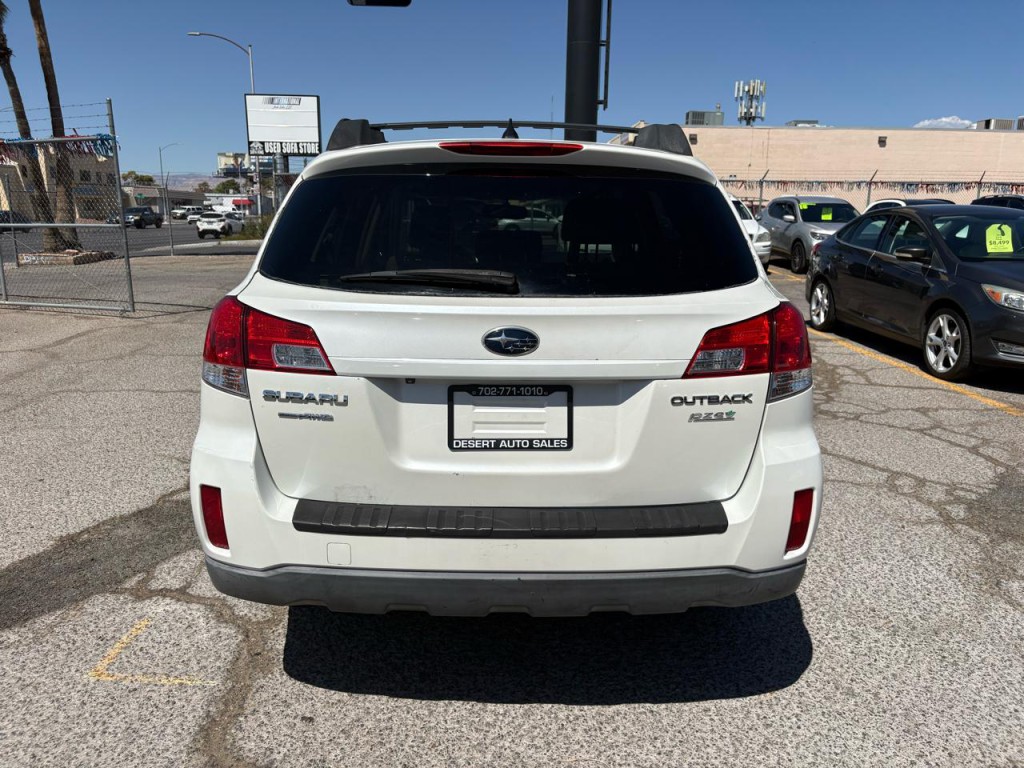 2011 Subaru Outback Image 4