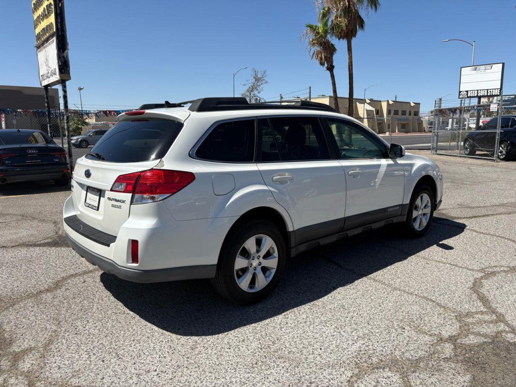 2011 Subaru Outback Image 5