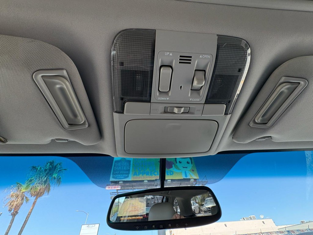 2011 Subaru Outback Image 14