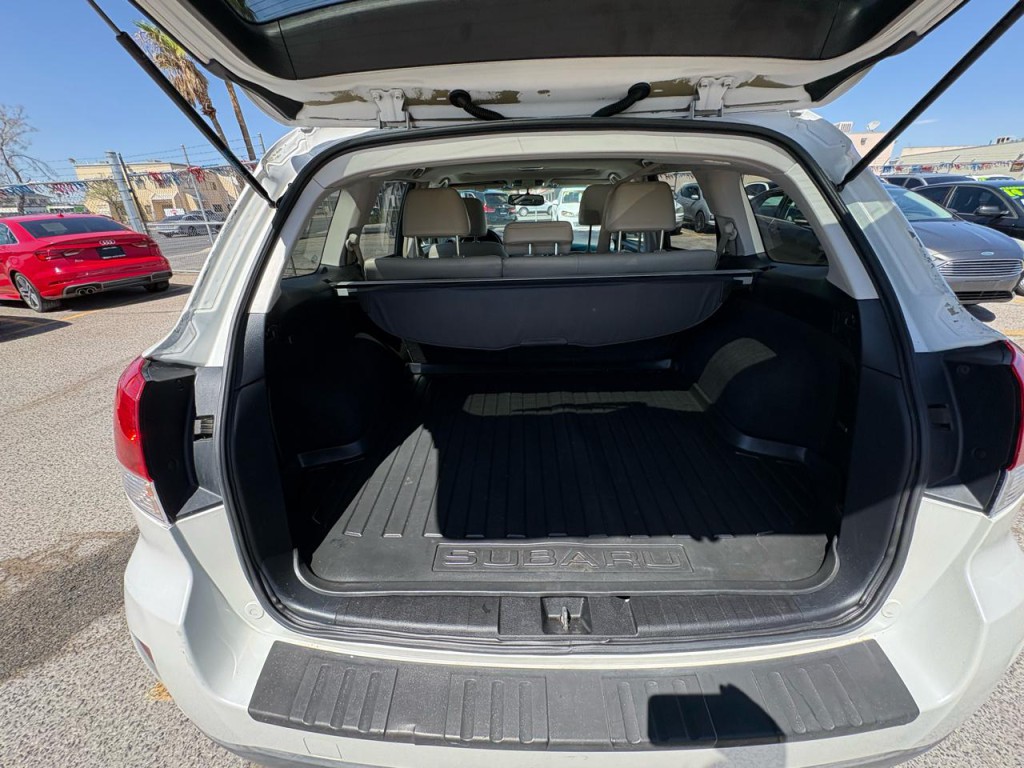 2011 Subaru Outback Image 22