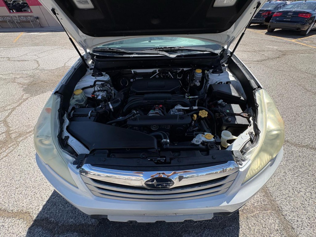 2011 Subaru Outback Image 23