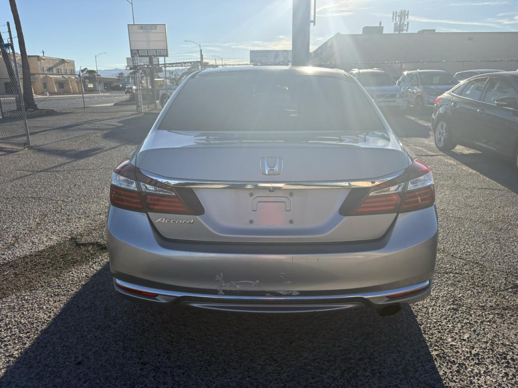 2016 Honda Accord Image 4